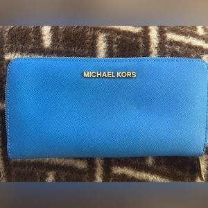 New Michael kors travel wallet